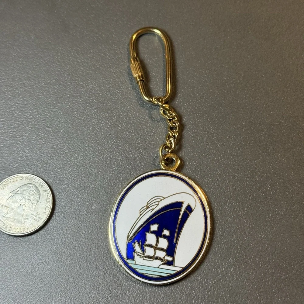 HOLLAND AMERICA LINE CRUISE SHIP METAL KEYCHAIN FOB